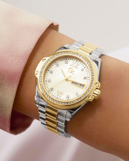 V2H45E829EAF4DC996F93C85231F3768C2CR7514426P6