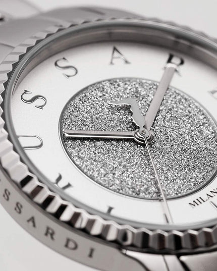 V4H77E1E1D8AD66CFF574EF96FD925F6533R7044470P9