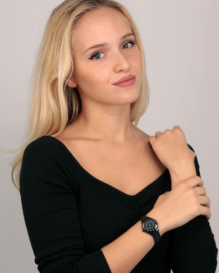 V4H019030785B19817EAF8F52E418FC6AEFR7044529P7